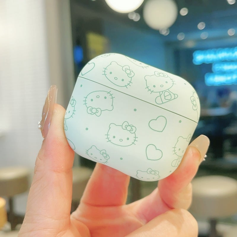 Apple AirPods калъф – силиконов, матиран, със сърцевидна форма