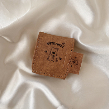 Θήκη AirPods 4/Pro 3 με καπάκι από τεχνητό δέρμα, Καρτούν Γουέστ Χάιλαντ Τερριερ, μαλακή θήκη, χαραγμένο μοτίβο