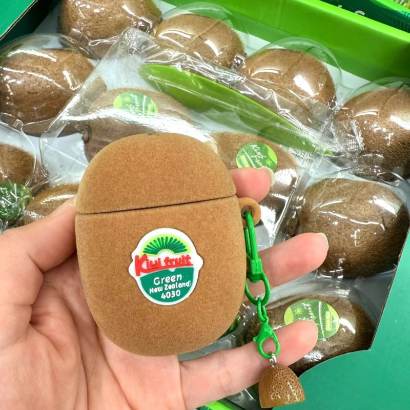 Carcasă AirPods 4-a generație din silicon — acoperire totală, design cartoon, relief gravat pentru Apple