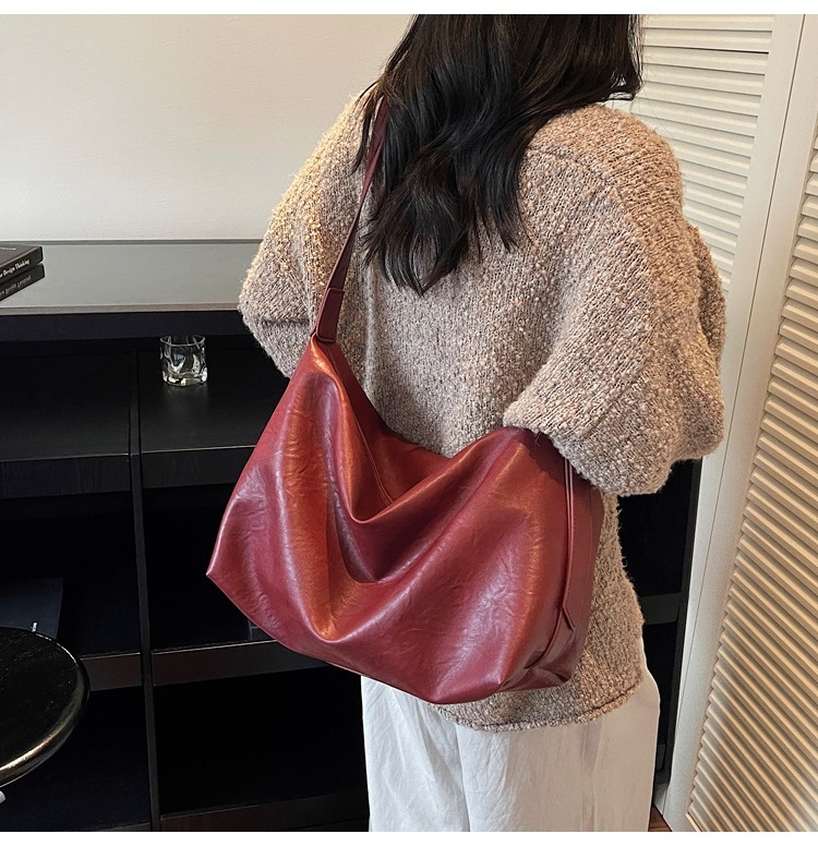 Retro tote taška, PU koža, veľká kapacita, podpažný/krížový štýl, zipsové zatváranie, jeseň 2025 uvedenie