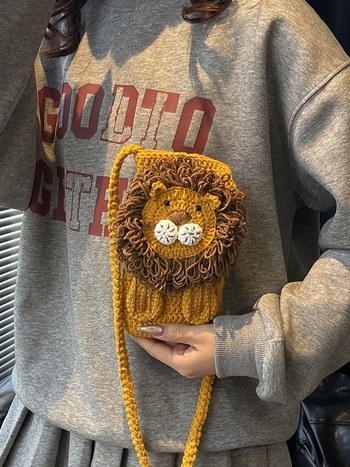 Ručna pletena crossbody torba s motivima lava i panda | Materijal: Poliester | Cylindrični oblik | Zaključavanje | Unutarnja džep za dokumente | Jedan naramenica