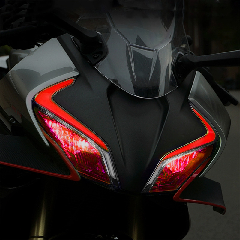 Folija za zaštitu prednjeg svjetla motocikla Chunfeng 450SR – vodootporna, otporna na ogrebotine, dekorativna i mijenja boju s ljepilom