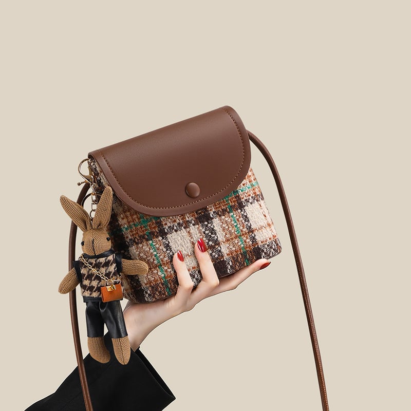 SEAMMER bucket torba, gradski stil, materijal: platno + sintetička koža, podstava od platna, oblik kofera, zatvaranje zatvarač + kopča, unutarnja džep s zipom, jedna naramenica, svakodnevna upotreba