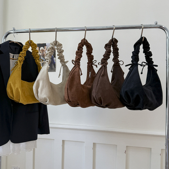 PU crossbody torba u stilu dumpling, zatvarač, poklopac, jednostruka naramenica, poliester podstava, unutarnji džep za telefon i kameru
