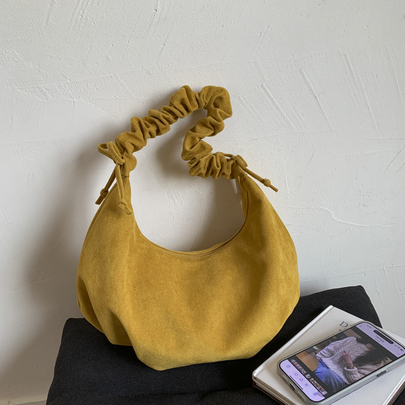PU crossbody torba u stilu dumpling, zatvarač, poklopac, jednostruka naramenica, poliester podstava, unutarnji džep za telefon i kameru