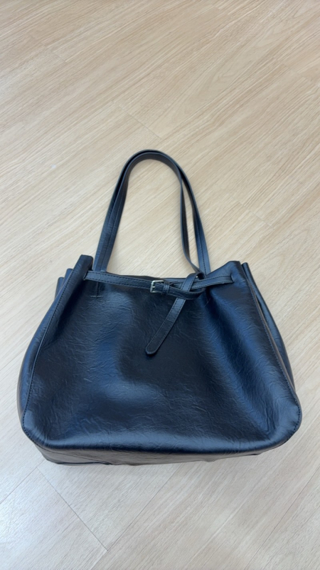 Ljetna nova nišna visokokvalitetna retro tote torba s velikim kapacitetom, mekana PVC koža, svestrana za svakodnevnu upotrebu