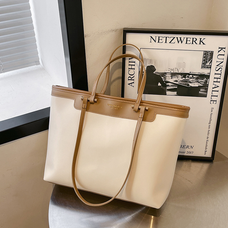 CHANGE SIMPLE Tote чанта PU материал, полиестерна подплата, цип, Зима 2024