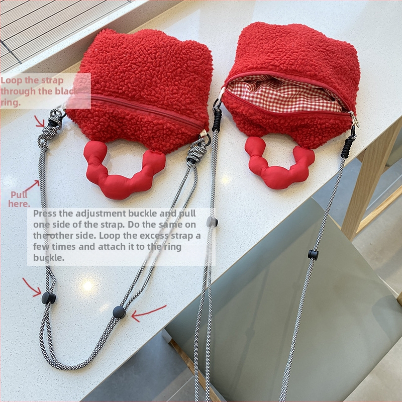 Crossbody torbica s plišanim lavom - vanjski materijal od poliestera, podstava od poliestera, zatvaranje zipom, za svakodnevnu upotrebu