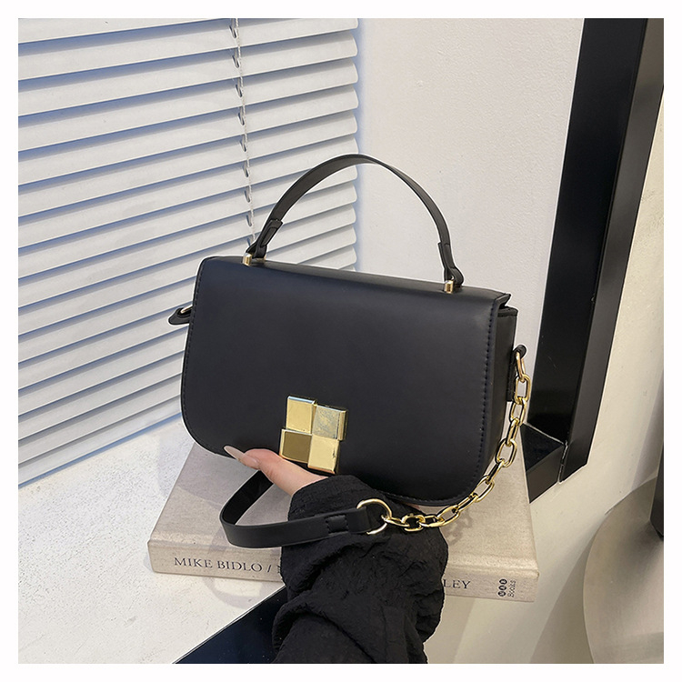 Малка квадратна чанта | PU кожа, хоризонтална квадратна форма, магнитно закопчаване, единична презрамка, уличен стил