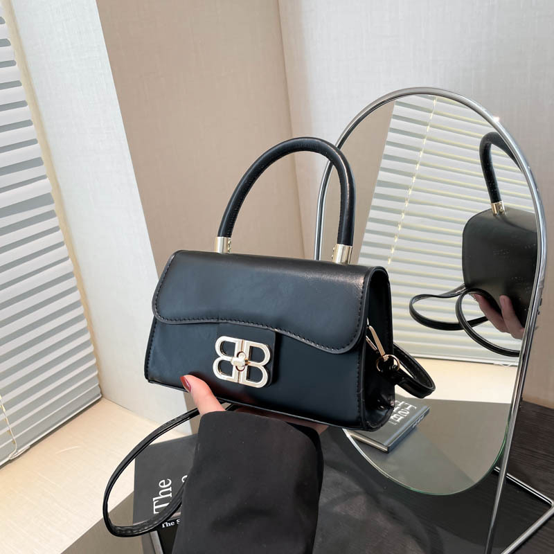 Кръстосана през рамо чанта от PU материал, хоризонтална квадратна форма, полиестерна подплата, закрито затваряне, вътрешен джоб с цип и джоб за мобилен телефон, единична презрамка, градски минималистичен стил, пролет 2025