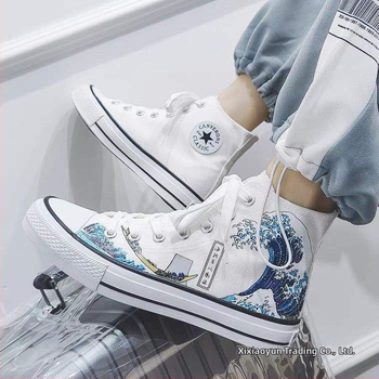 Vīriešu auduma augstās sporta kurpes — augsts purngals, šņorēšana, karikatūru raksts