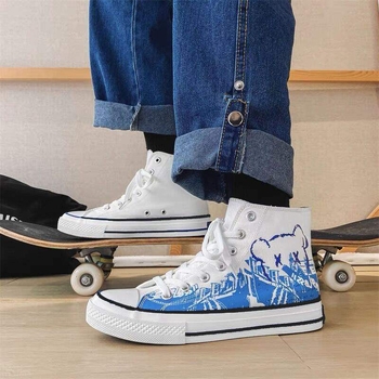 Vīriešu auduma augstās sporta kurpes — augsts purngals, šņorēšana, karikatūru raksts