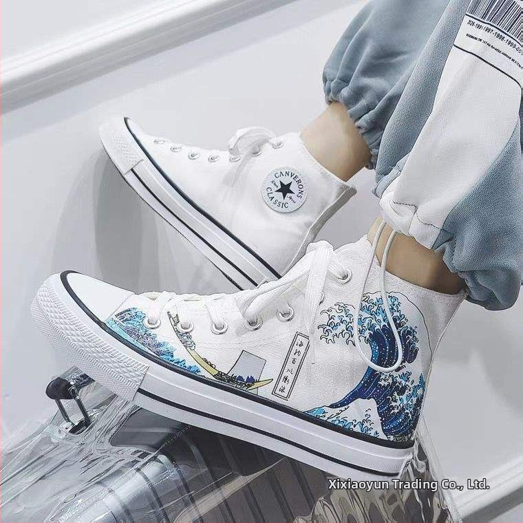 Vīriešu auduma augstās sporta kurpes — augsts purngals, šņorēšana, karikatūru raksts