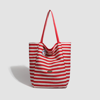 Платнена Tote чанта с едно рамо, хоризонтална квадратна форма, подплата полиестер, джоб с цип, стил Mix and Match