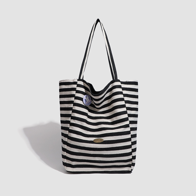 Платнена Tote чанта с едно рамо, хоризонтална квадратна форма, подплата полиестер, джоб с цип, стил Mix and Match