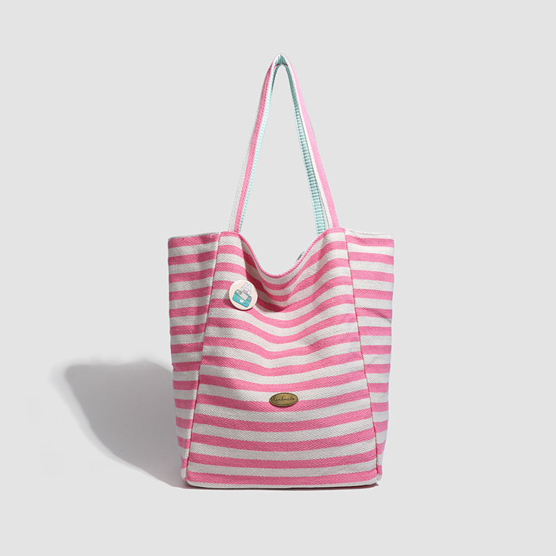 Платнена Tote чанта с едно рамо, хоризонтална квадратна форма, подплата полиестер, джоб с цип, стил Mix and Match