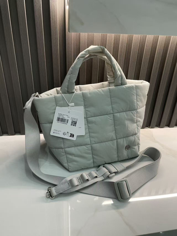 Lulu нейлонова торба за през рамо с пет отделения, 5 л капацитет, ципово откриване, вътрешен джоб за телефон