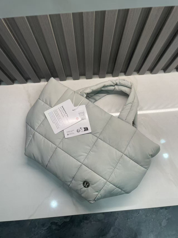 Lulu нейлонова торба за през рамо с пет отделения, 5 л капацитет, ципово откриване, вътрешен джоб за телефон