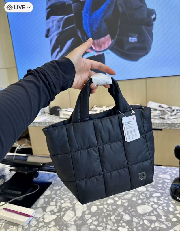 Lulu нейлонова торба за през рамо с пет отделения, 5 л капацитет, ципово откриване, вътрешен джоб за телефон