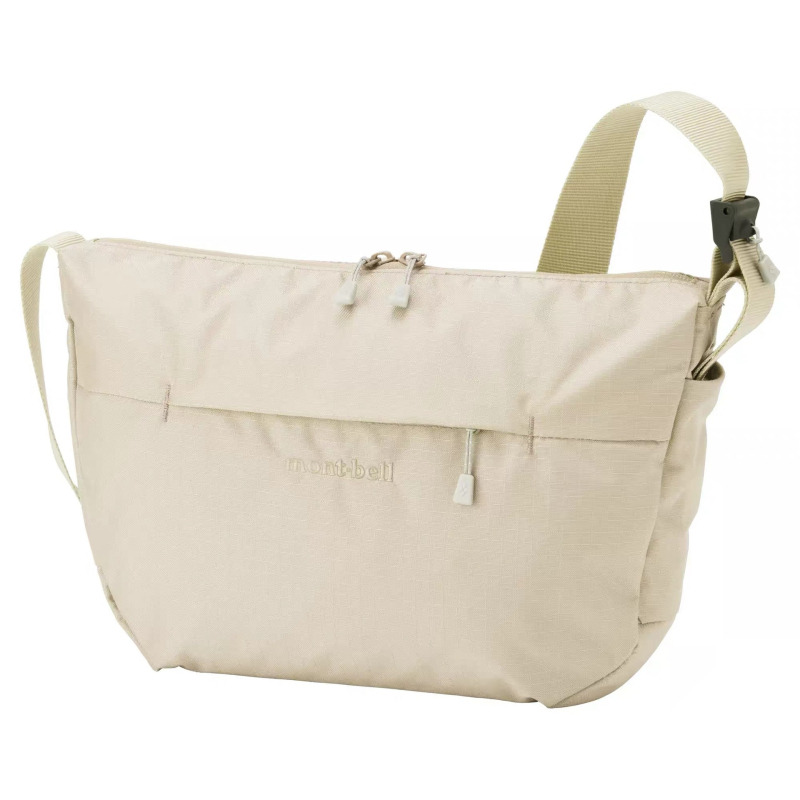 Нейлонова чанта през рамо за свободното време, хоризонтално квадратна форма, цип за отваряне, вътрешен ламиниран джоб с цип и вътрешен джоб тип patch, една презрамка.