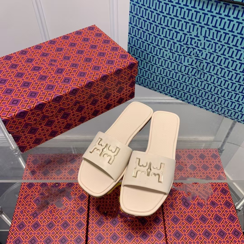 Női papucsok casual stílusban: mikroszálas felső rész, bőr belső, gumírozott talp, Slip-On