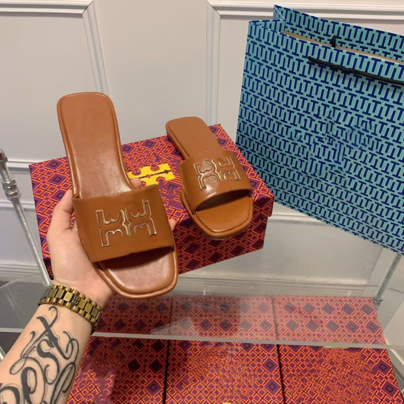 Női papucsok casual stílusban: mikroszálas felső rész, bőr belső, gumírozott talp, Slip-On