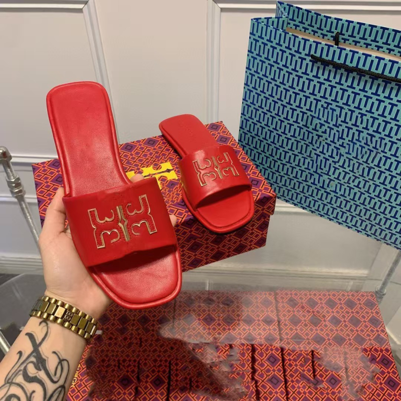 Női papucsok casual stílusban: mikroszálas felső rész, bőr belső, gumírozott talp, Slip-On