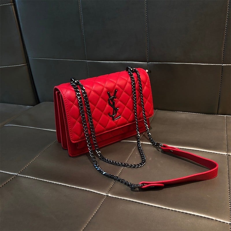 Дамска кожена крос-боди чанта, квадратен дизайн, изработка от split leather, подплата полиестер, пролет 2025