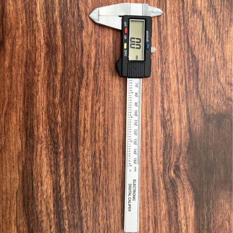 Цифров калипер 0-150 мм, цинков сплав, измерване на вътрешен и външен диаметър, висока прецизност