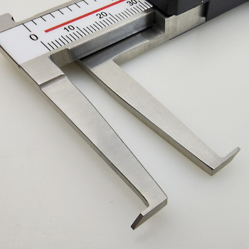 Digitálny posuvné meradlo s vnútorným žliabkom pre vnútorné meranie — rozsah 14–150 mm, dĺžka čeľuste 40 mm, meranie vnútorného priemeru