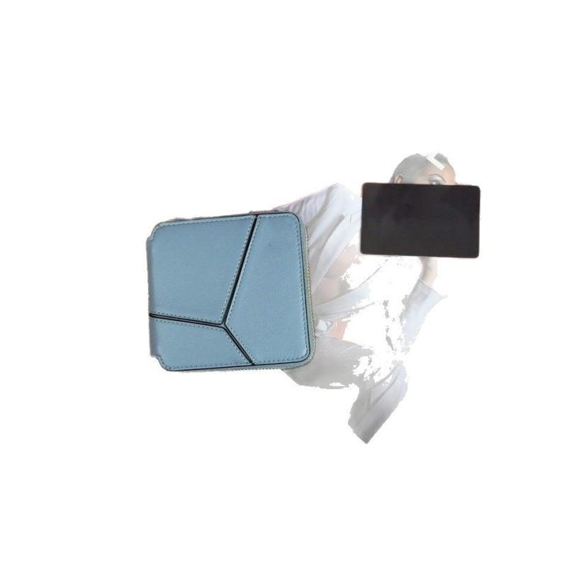 Kratka kožna novčanka sa zatvaračem, pretincima za kartice, geometrijski šavovi, više pretinaca za kartice (Materijal: prava koža; Podstava: sintetička koža; Funkcija: protiv krađe)