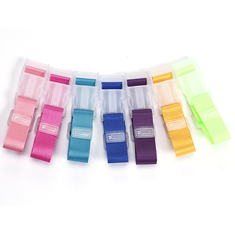 Bőrönd kiegészítő: kopásálló műanyag és poliészter szalag akasztócsattal (2023 ősz)