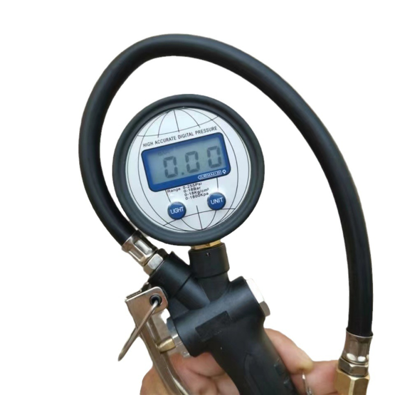 Digitālais riepu spiediena mērītājs ar inflatoru – augsta precizitāte, metāla korpuss, diapazons 0–16 bar