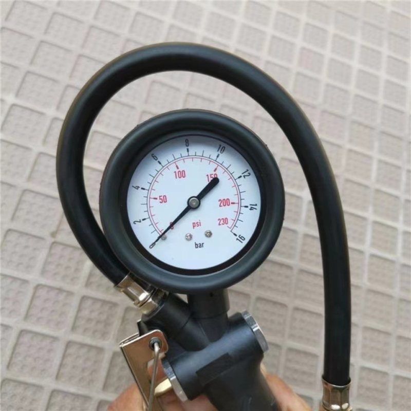 Digitālais riepu spiediena mērītājs ar inflatoru – augsta precizitāte, metāla korpuss, diapazons 0–16 bar