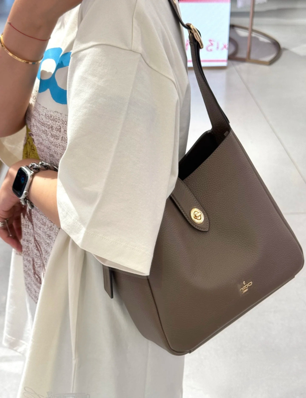 Hadley gradska minimalistička kožna crossbody torba s nubukom, magnetsko zatvaranje, džep za dokumente