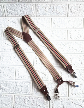 Kožne naramenice s četiri klipsa, podesiva duljina, jaka elastičnost, mogućnost prilagodbe