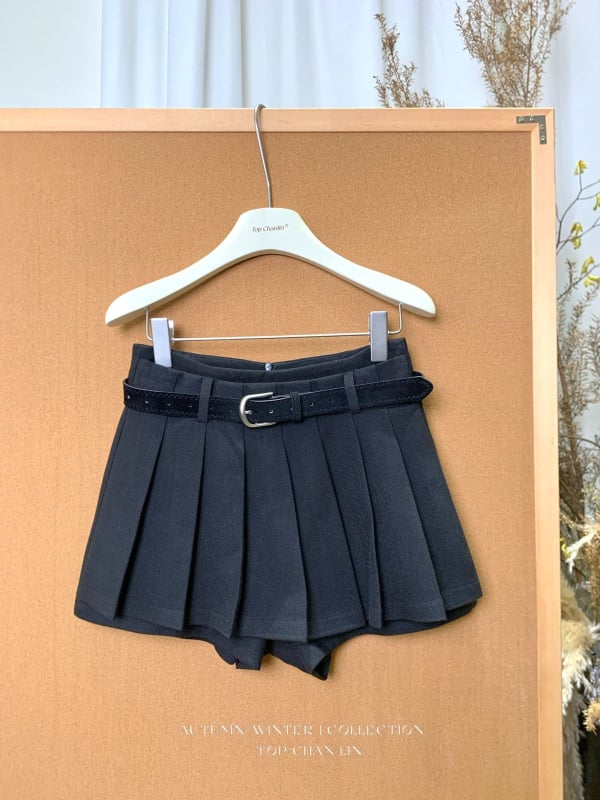 Плисирана пола с интегрирани три четвърти панталони, висока талия, полиестер-вискоза смес със колажен детайл