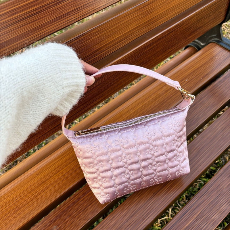 Satenska tote torba u korejskom stilu s ID džepom, zatvaranje na zip, poliester podstava, horizontalni kvadratni oblik, zimsko izdanje 2024