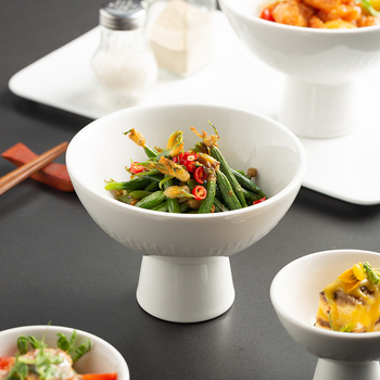 Japán stílusú magas desszerttál porcelánból, kerek, alulglazúros felület, mikrohullámú sütőben használható, logónyomtatás elérhető