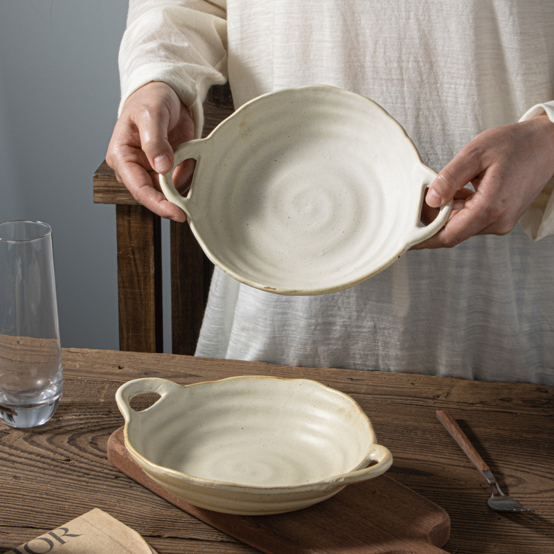 Porcelanski duboki tanjur s dva držačima uha, retro stil, nepravilnog oblika, siguran za mikrovalnu i perilicu posuđa