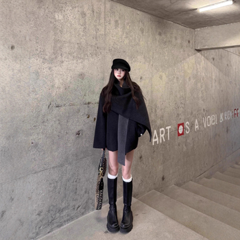 Palton de femei din lână în stil capă, amestec de lână 80–90%, lung, croială lejeră, nasturi ascunși, mâneci lungi, primăvara 2025