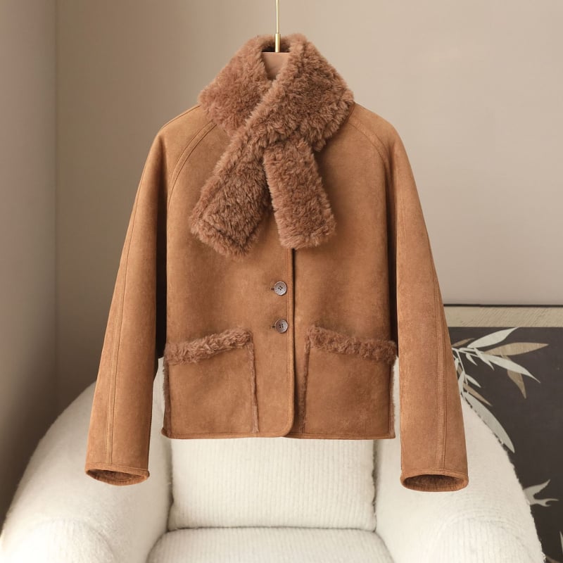 Sieviešu divpusīgs kažokādas mētelis no vilnas un poliesteres maisījuma — ziemas 2025, izsmalcināts pilsētas stils