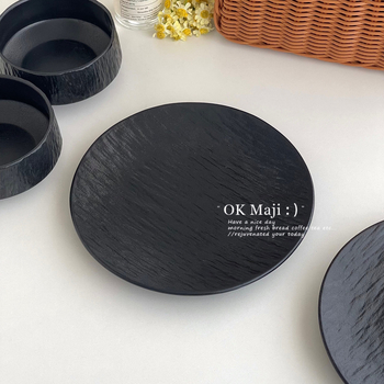 Keramički desertni tanjur s visokim postoljem, okrugli, jednobojna glazirana površina, pogodan za mikrovalnu pećnicu