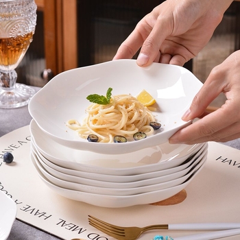 Keramički tanjur – čipkast oblik, jušni tanjur, mikrovalna kompatibilnost, jednofarban dizajn