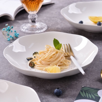 Keramički tanjur – čipkast oblik, jušni tanjur, mikrovalna kompatibilnost, jednofarban dizajn