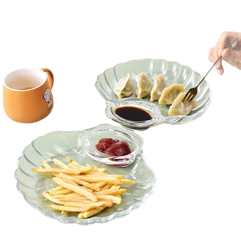 Staklena ravna ploča, nepravilnog oblika, moderni minimalistički stil; nije prikladna za mikrovalnu pećnicu