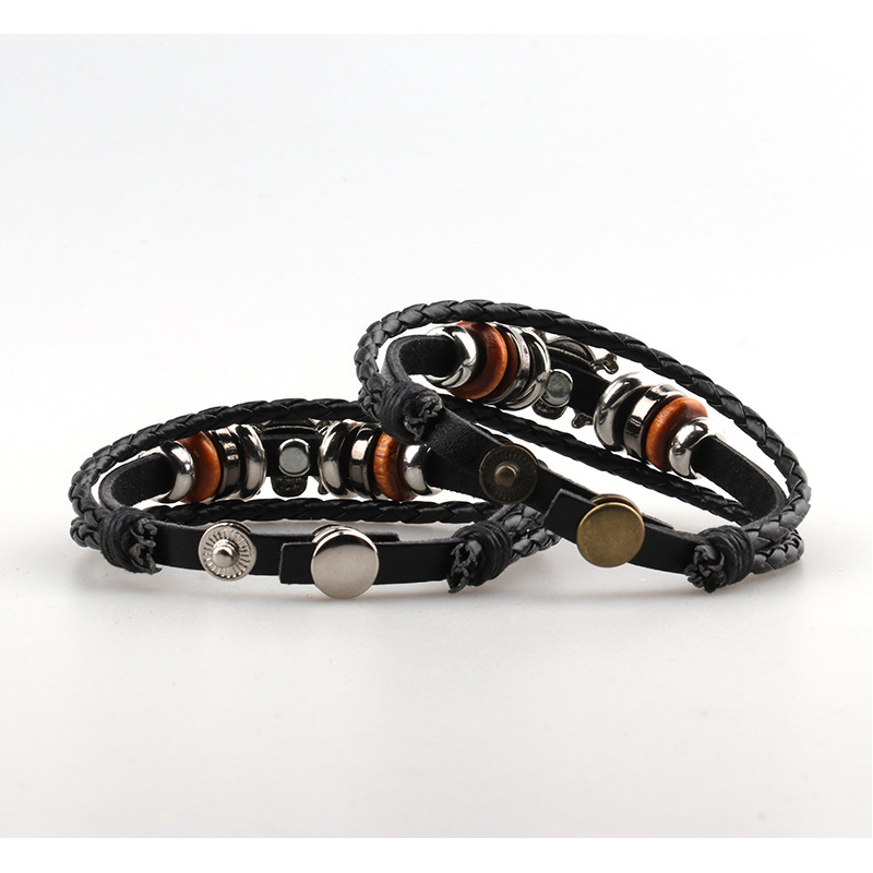 Brățară One Piece: brățară DIY din piele cu mărgele, închizătoare din aliaj de zinc, lucrată manual (Material: Cortex; Proces de prelucrare: Manual; Stil: Unisex, Punk; Categoria: Brățară)