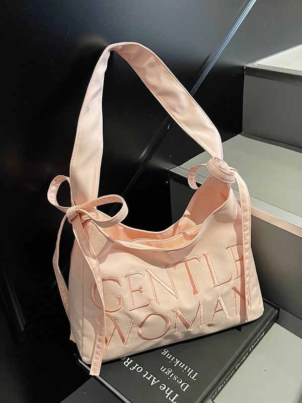 GentleWoman Geantă de subraț cu broderie litere, funda, material Oxford, căptușeală poliester, formă orizontală pătrată, închidere cu fermoar, buzunar interior cu fermoar, curea cu o singură bretea