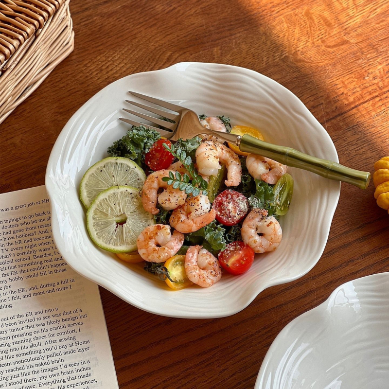 Vas ceramic cu model asimetric de copac cu dantelă – farfurie adâncă pentru salate, paste și deserturi, stil modern simplu, compatibil cu microunde, decor sub glazură, calitate premium