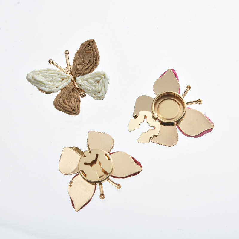 Mandzsetta gombok pillangó alakú, fonott dizájnnal — ötvözet anyag, aranyozott felület, egyszerű uniszex stílus